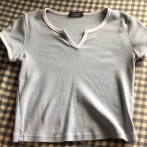 BRANDY MELVILLE CROP TOP 15$